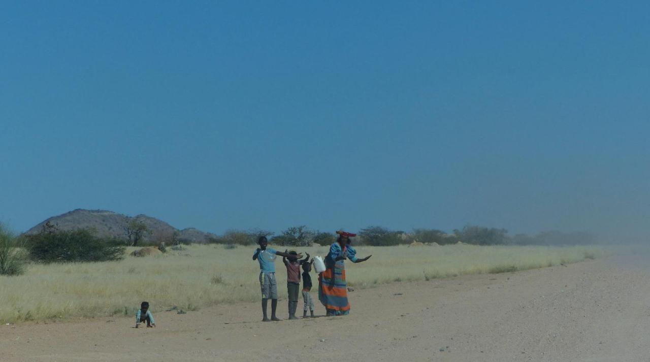 Ozohere Campsite And Himba Village Uis Exterior foto